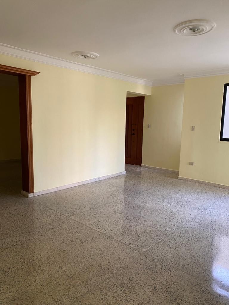 apartamentos - Apartamento de venta 4to Nivel en La Rinconada 5