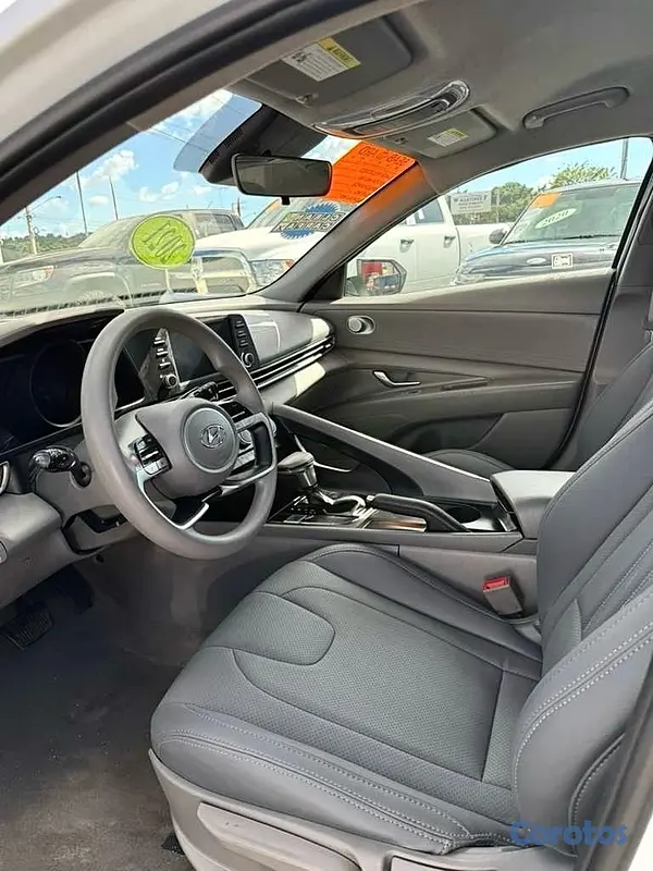 carros - Hyundai Elantra SE 2021
 8
