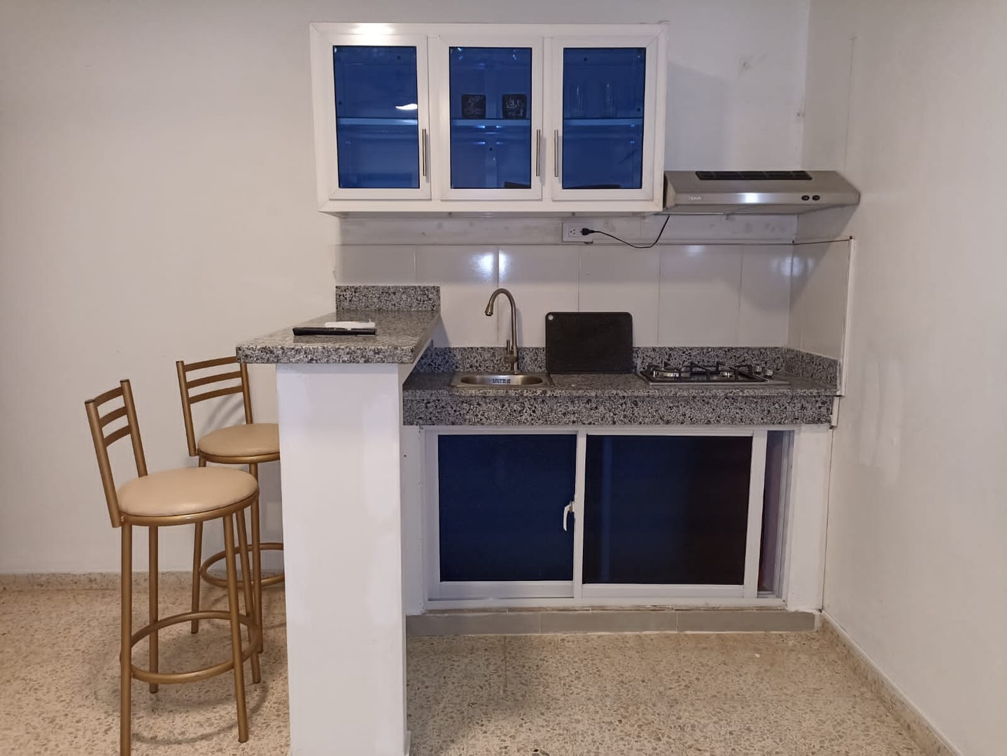 apartamentos - Alquiler Apartamento Estudio Amueblado, Av Delgado, Gazcue 3