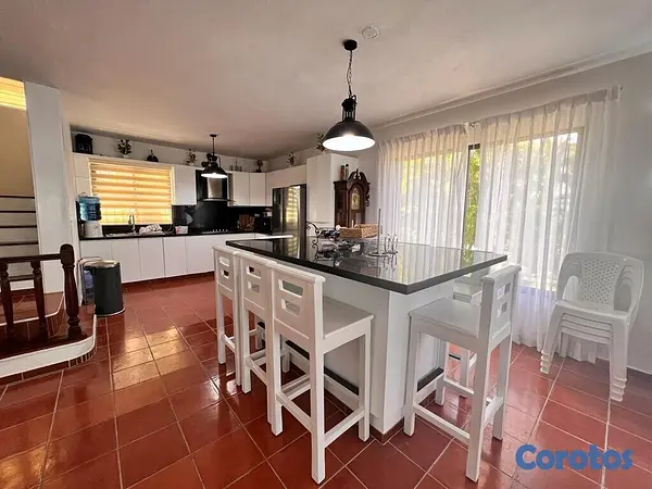 casas vacacionales y villas - Villa en venta en Juan Dolió, Residencial Cerrado.  5