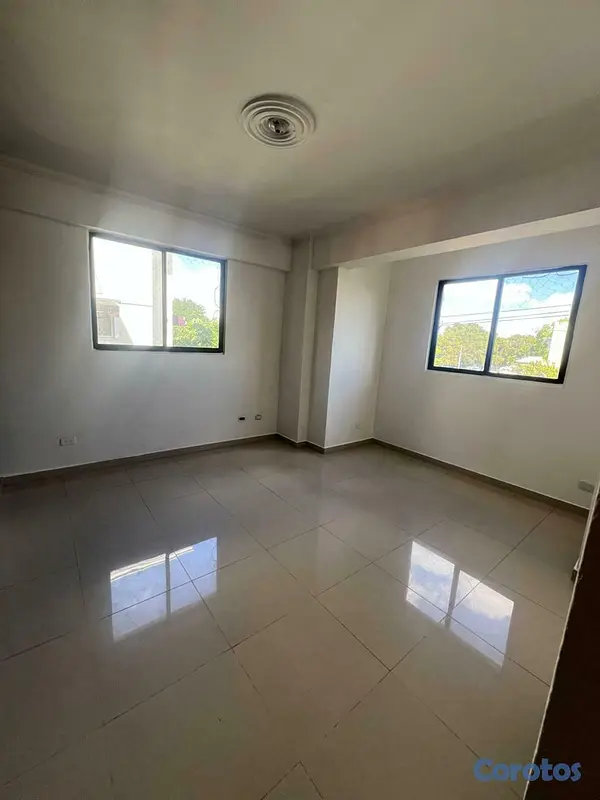 apartamentos - Apartamento remodelado de 3 hab con 2 parqueos lin 2
