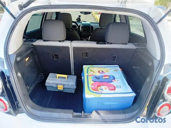 carros - Chevrolet Sonic LS Hatchback 2015 (Mecánico) 11