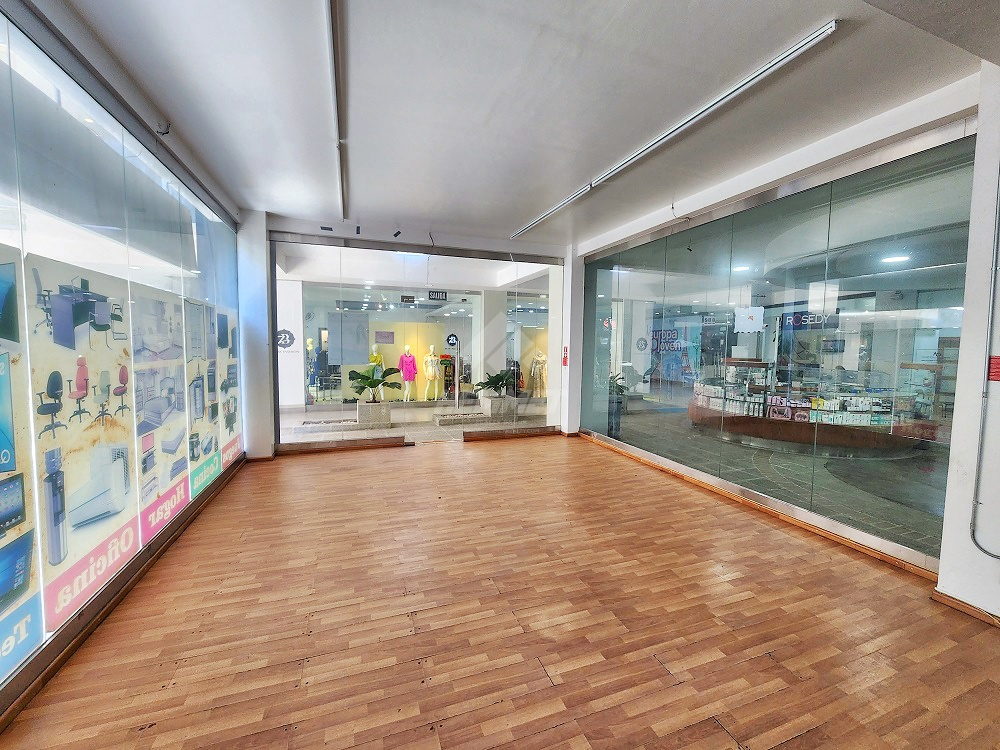 oficinas y locales comerciales - LOCAL RENTA PLAZA BELLA TERRA MALL SANTIAGO  1