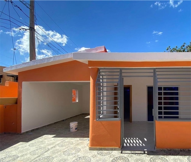casas - Venta de casa de un nivel  en lucerna Santo Domingo este 0