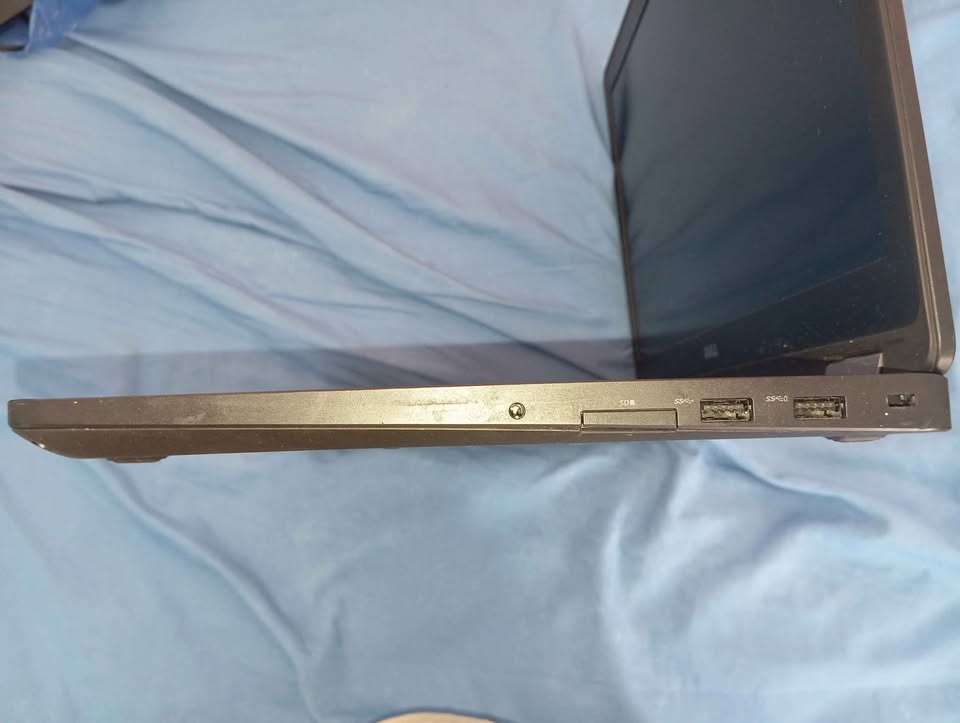 computadoras y laptops - DELL LATITUDE E5570 usada en buen estado 9
