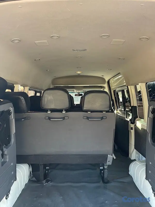otros vehiculos - Toyota Hiace 2023- 15 Asientos  5