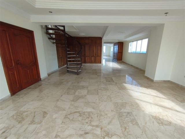 apartamentos - Venta de penthouse de 4 niveles con 622mts en la urbanización real  7