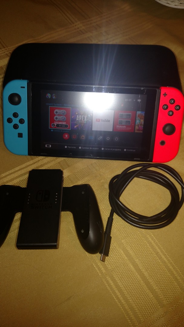 Nintendo switch en perfectas condiciones liberable.