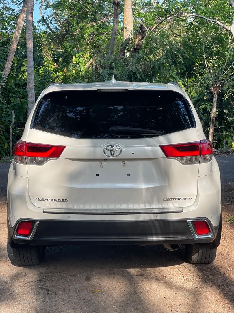 jeepetas y camionetas - 2019 Toyota Highlander Limited  3