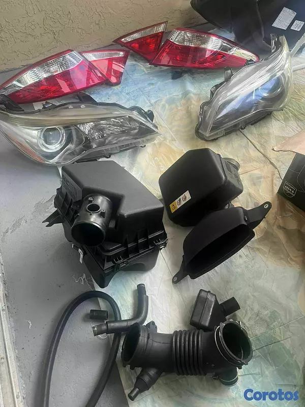 repuestos - Vendo Pantalla Luz para Toyota Camry 2015  3