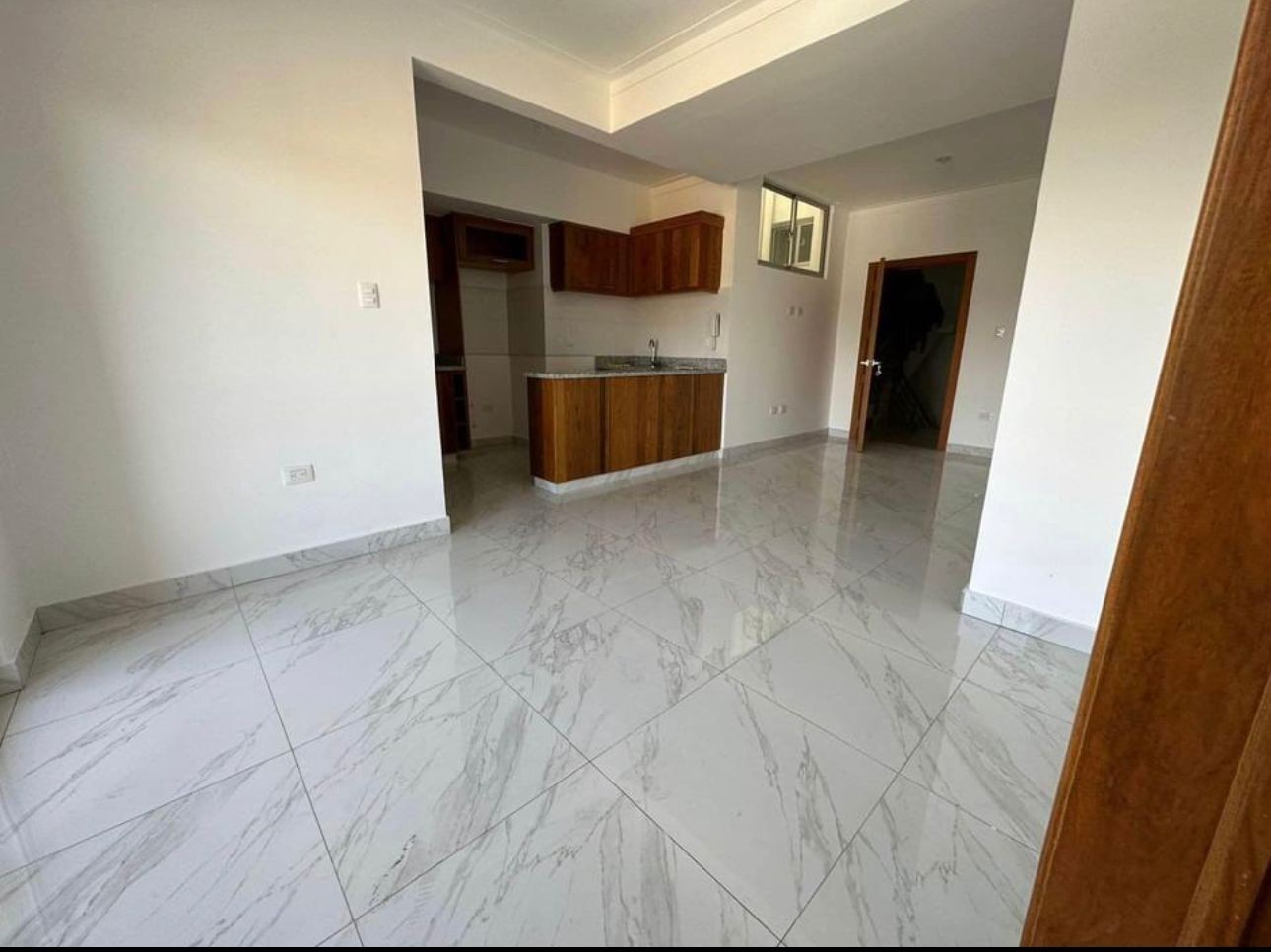 apartamentos - Vendo apartamento en la av. Independencia km 6 de  con ascensor , 1hab 4