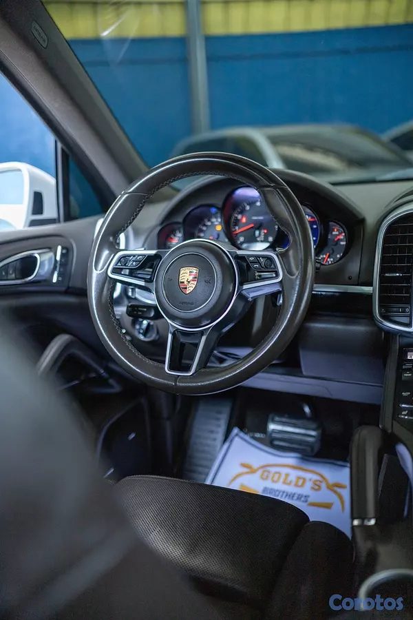 jeepetas y camionetas - Porsche Cayenne Platinum 2017 Clean Carfax 8