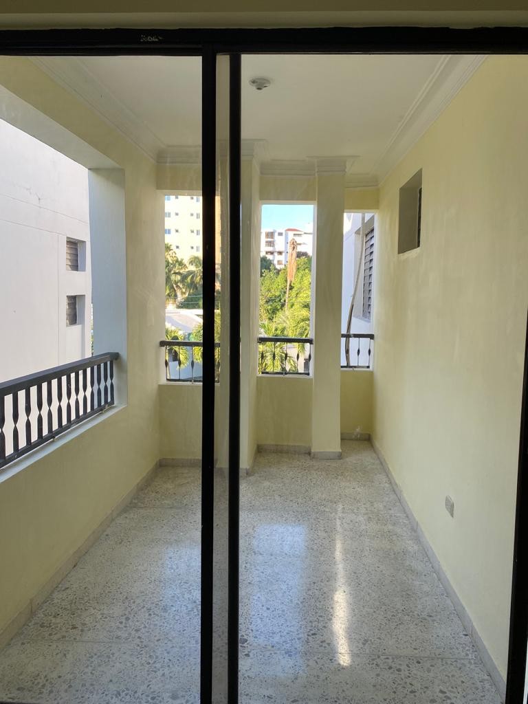 apartamentos - Apartamento de venta 4to Nivel en La Rinconada 6