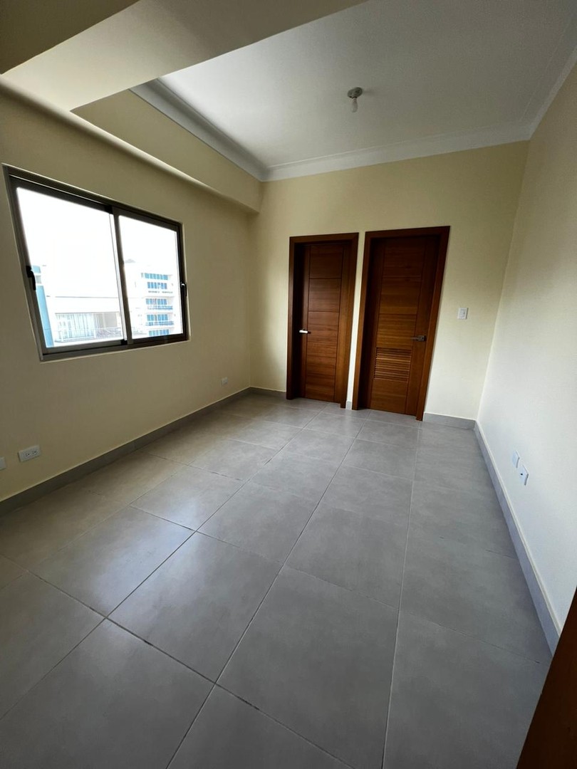 apartamentos - Apartamento con línea blanca en Naco  3