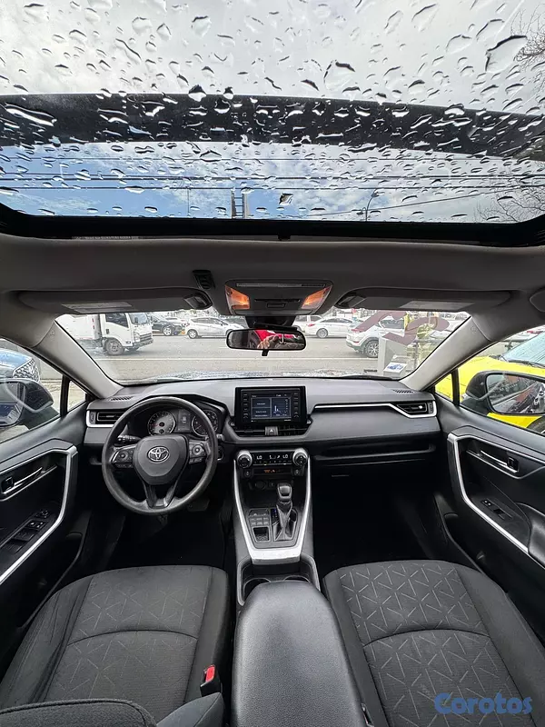 jeepetas y camionetas - Toyota Rav4 XLE AWD 2021 4