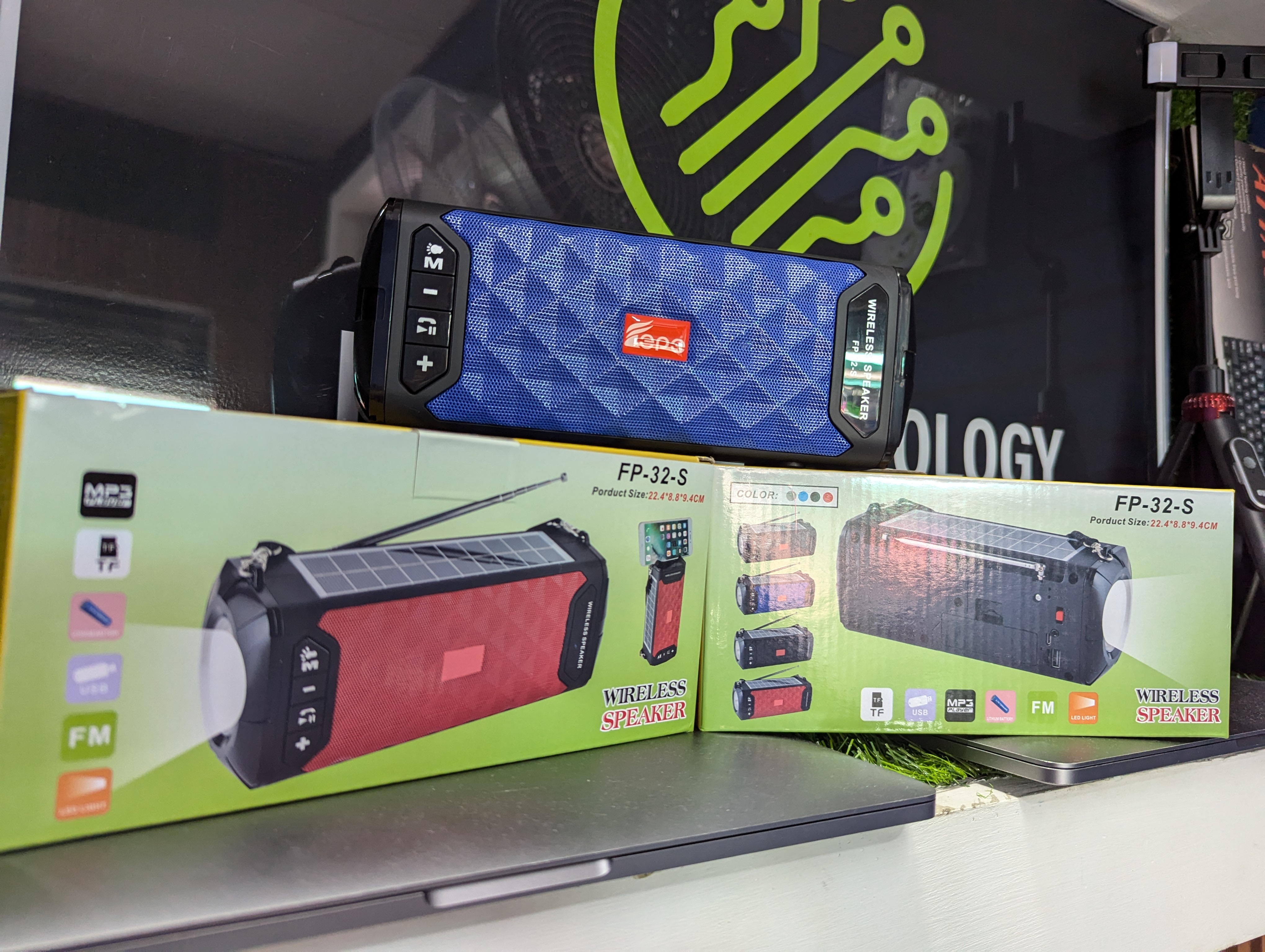 otros electronicos - bocinas Bluetooth con focos 6