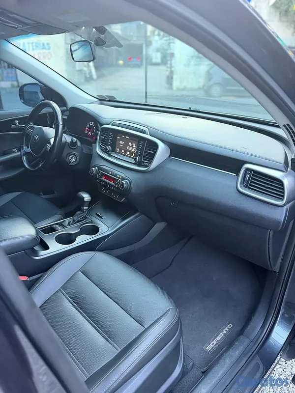 jeepetas y camionetas - KIA SORENTO LX 2019 5