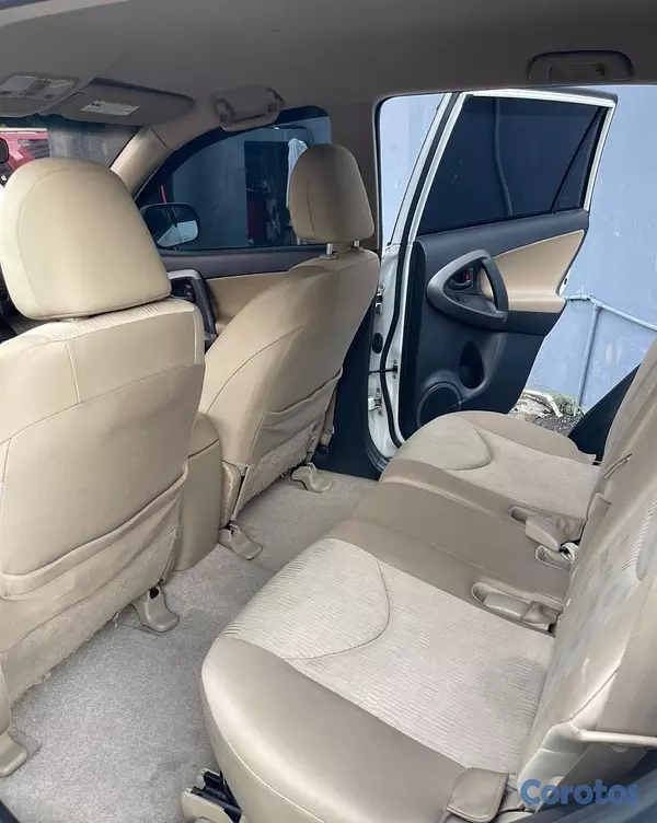 jeepetas y camionetas - TOYOTA RAV4 LE 2010 9