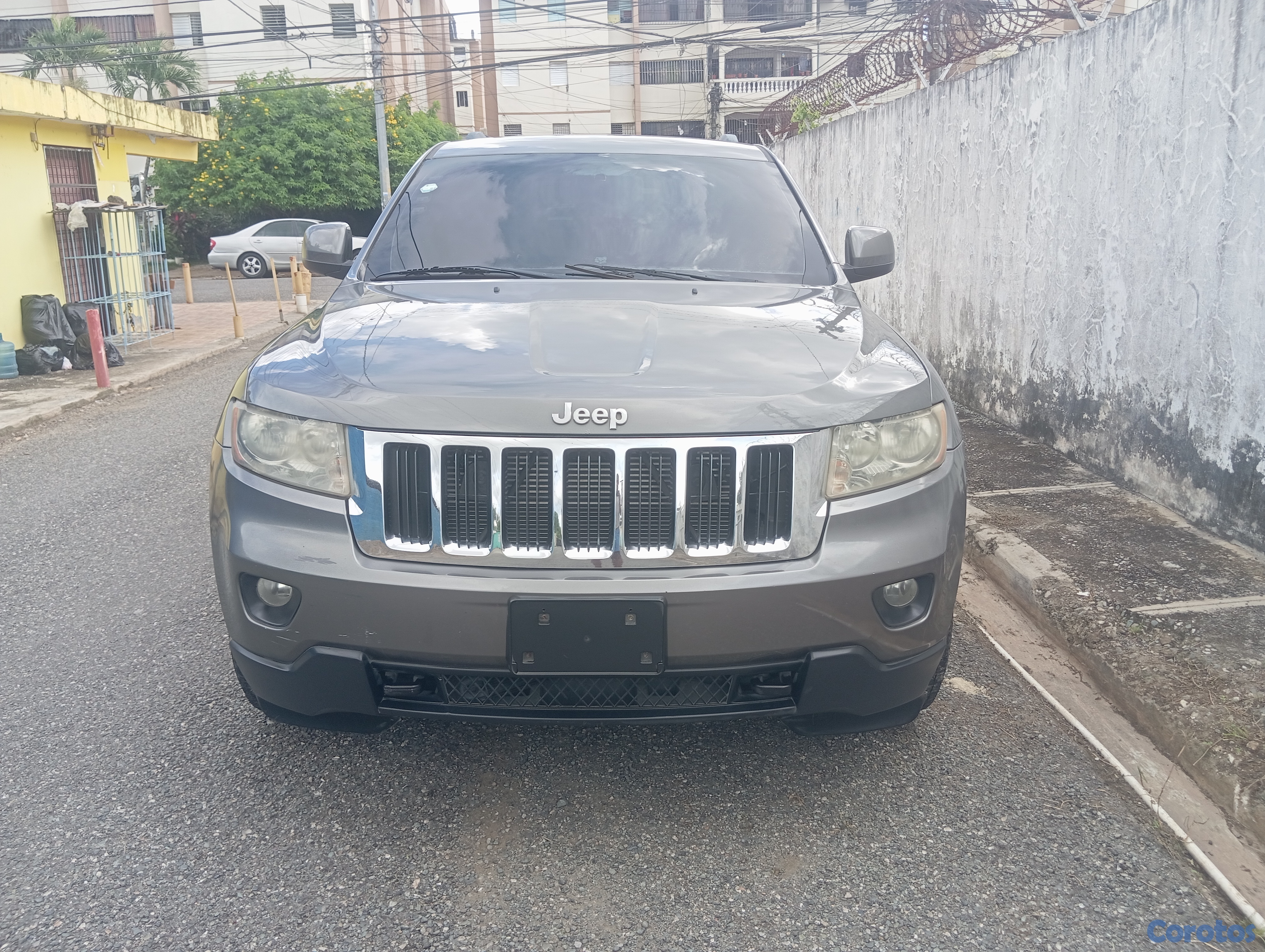 jeepetas y camionetas - Jeep Gran Cherokee 2012 en excelentes condiciones 9