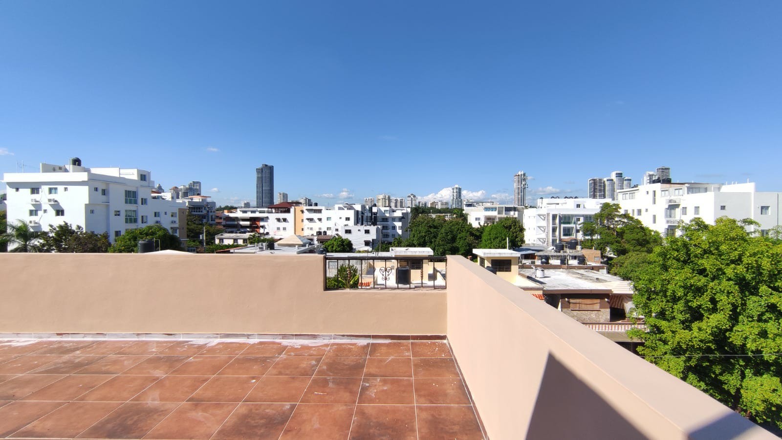 apartamentos - Excelente apartamento en alquiler en  Miramar con terraza
150 mts
4toPSO
$46,000 4