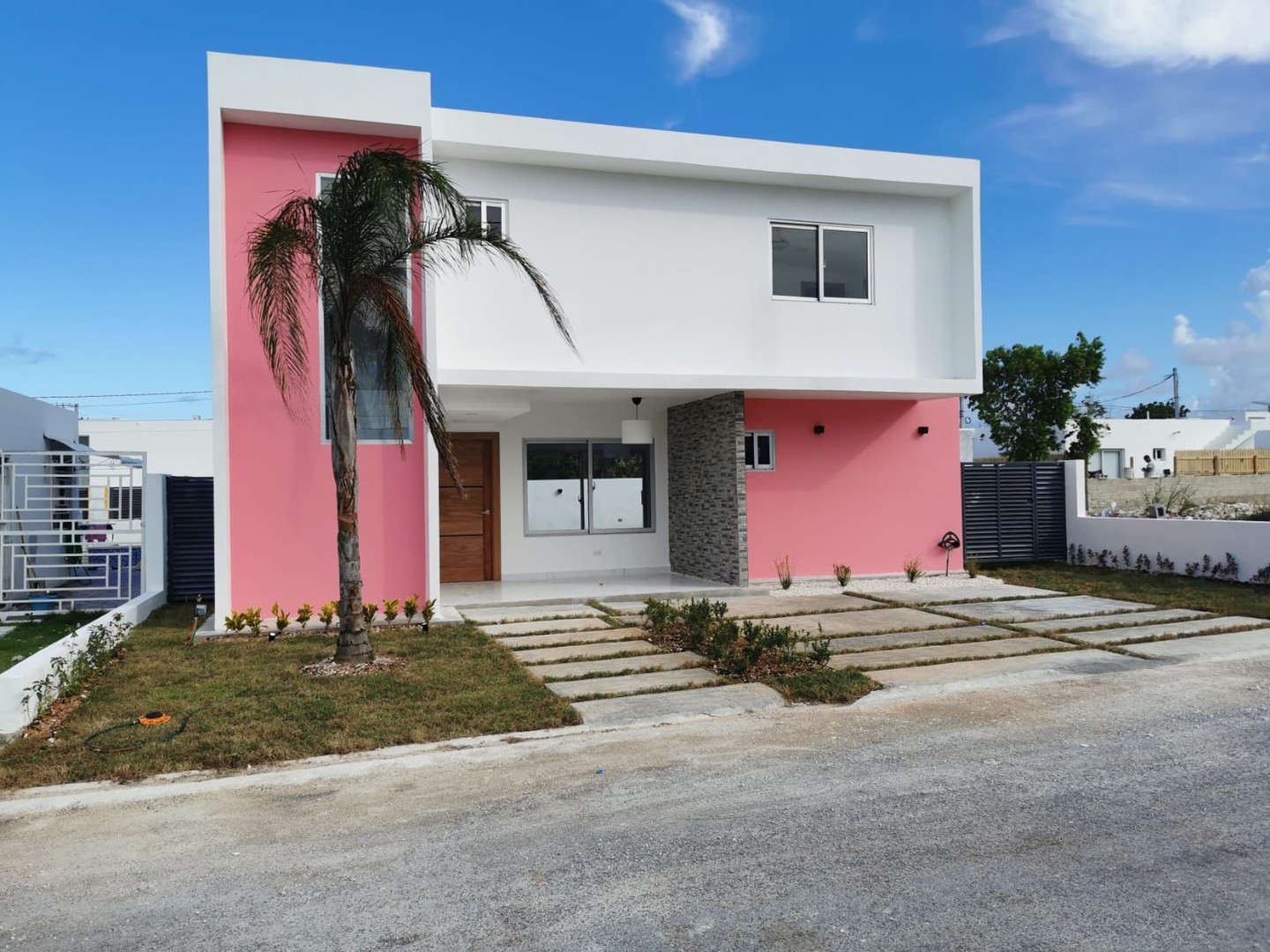 casas - Venta de villa En Primaveral II 3 habitaciones 2.5 baños Bávaro Punta Cana.