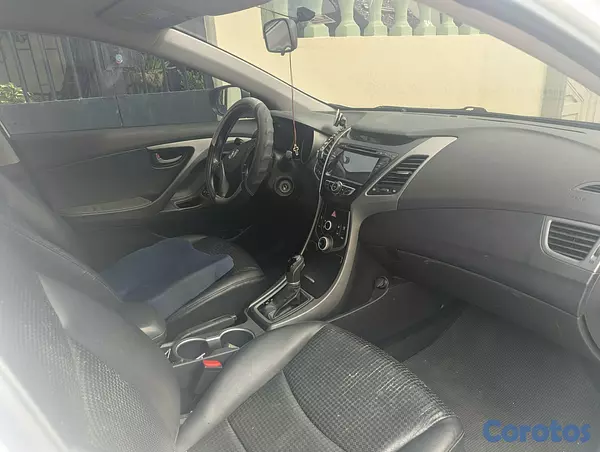 carros - Hyundai Avante 2015 7