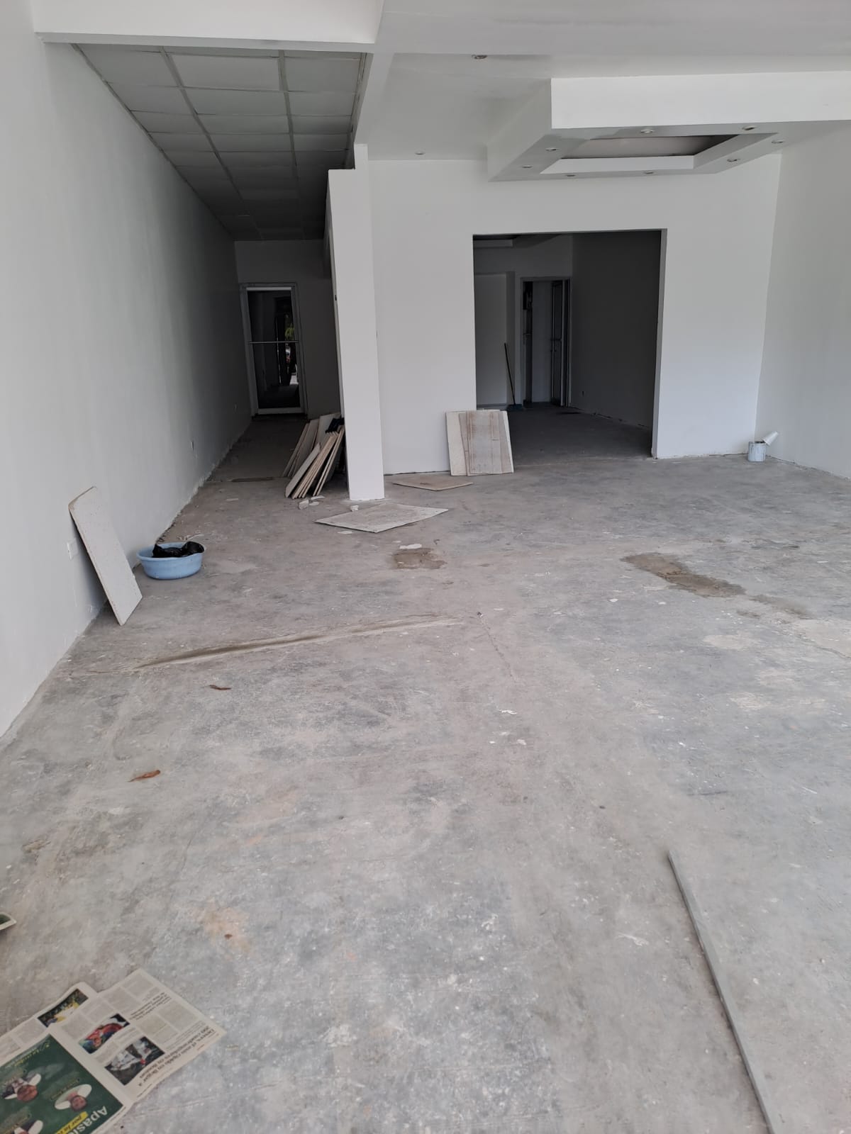 oficinas y locales comerciales - Alquilo Local 1er piso 91 mts en Naco  7