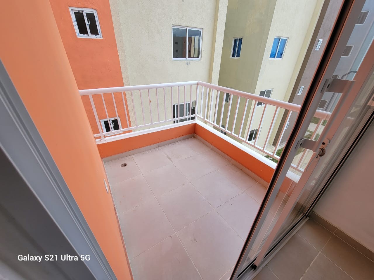 apartamentos - VENDO a Estrenar Tercer Piso En  Brisa Oriental Santo Domingo Este Residencial  8