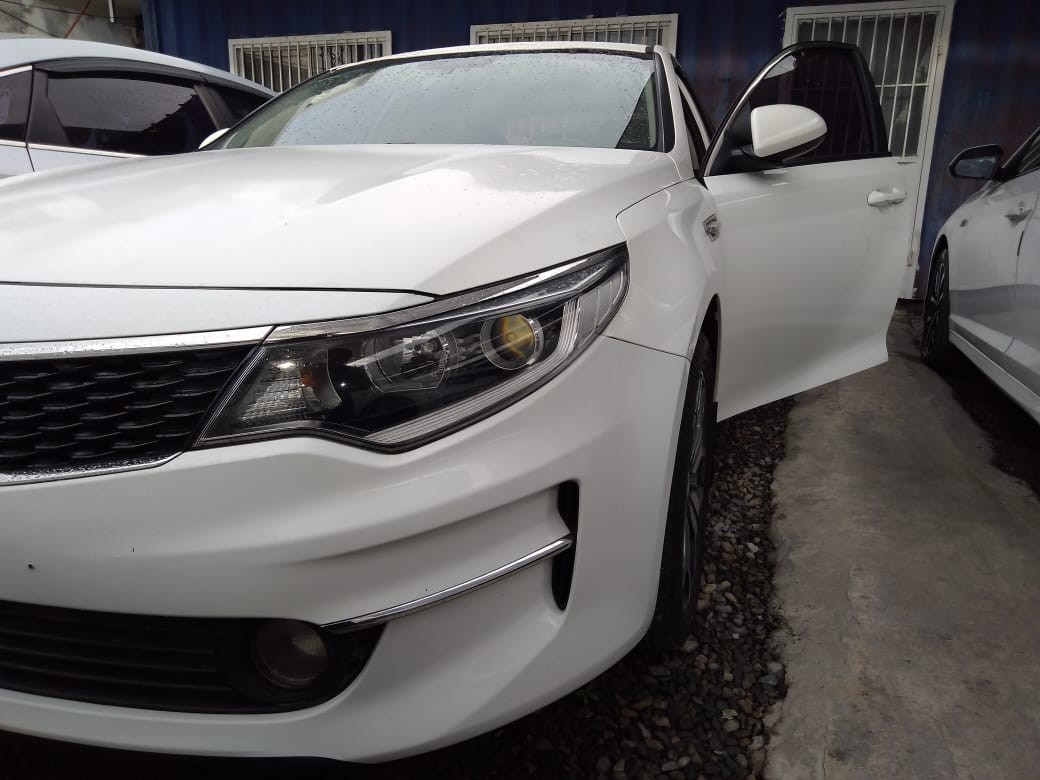 carros - KIA K5 2017 BLANCODESDE: RD$ 685,100.00
