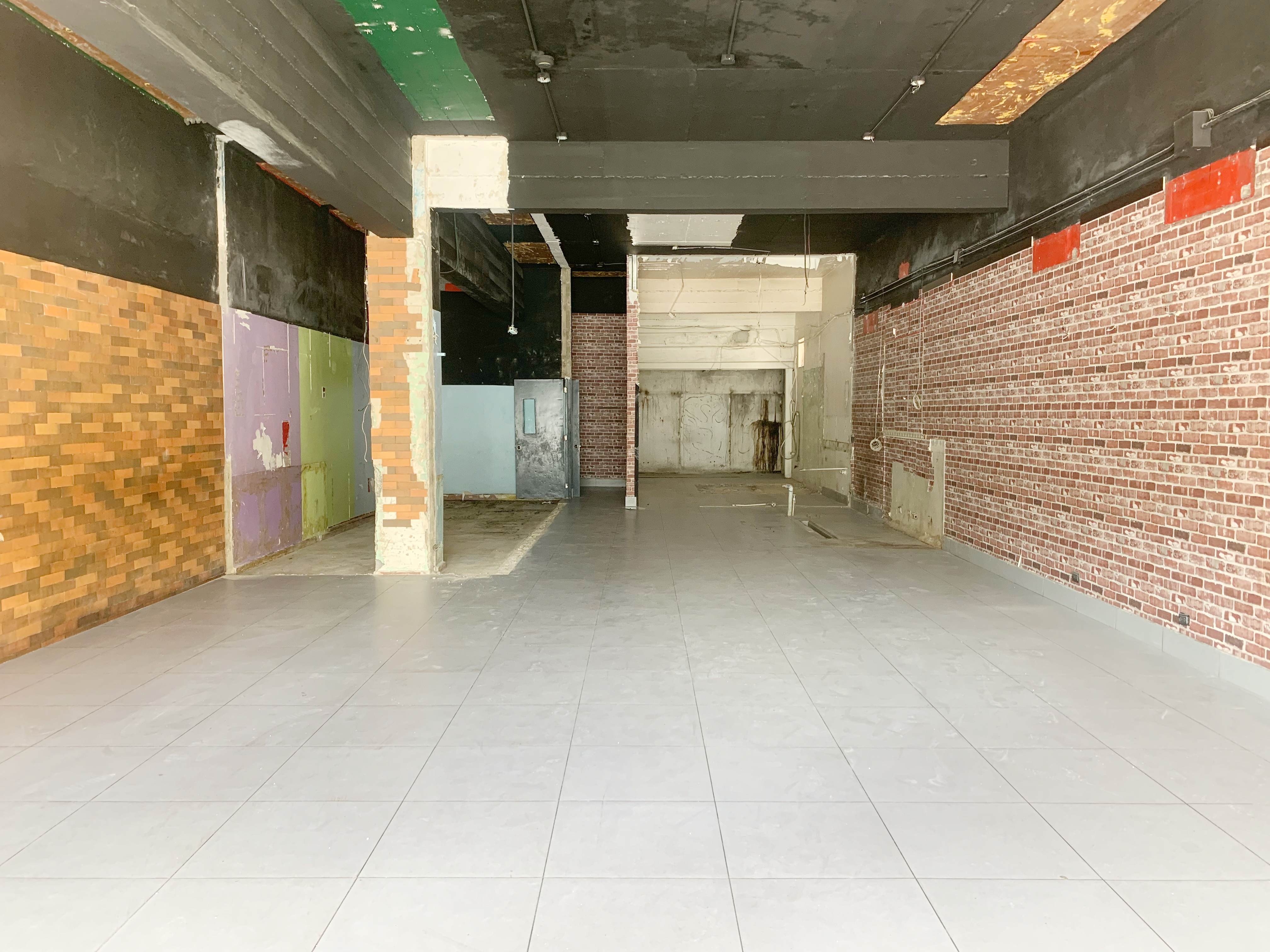 oficinas y locales comerciales - Local céntrico primer nivel  2
