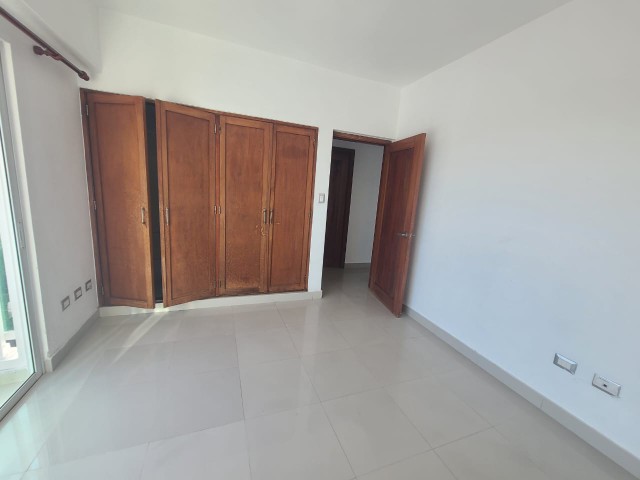 apartamentos - Alquilo Penthouse con línea blanca completa, vista al mar, 7mo Piso En Gazcue
 7