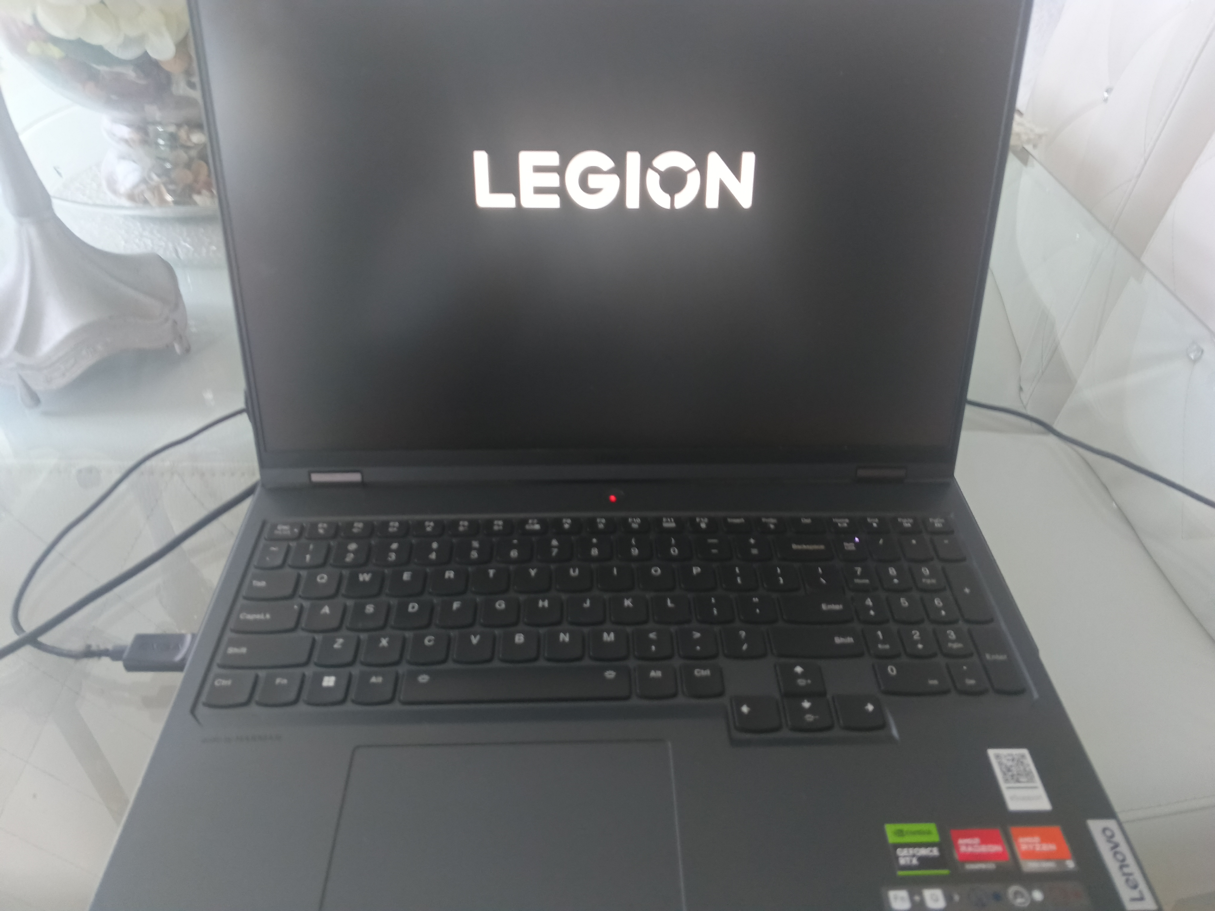 computadoras y laptops - Lenovo Legion 7 pro RTX 4080 AMD ryzen 9 7945hx como nueva (No incluye mouse) 2