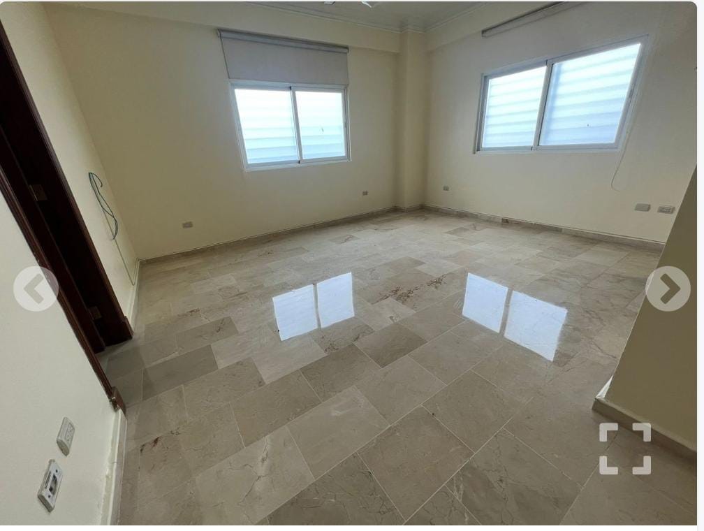 apartamentos - Apartamento espacioso, iluminado y fresco en venta en una de las mejores zonas  2