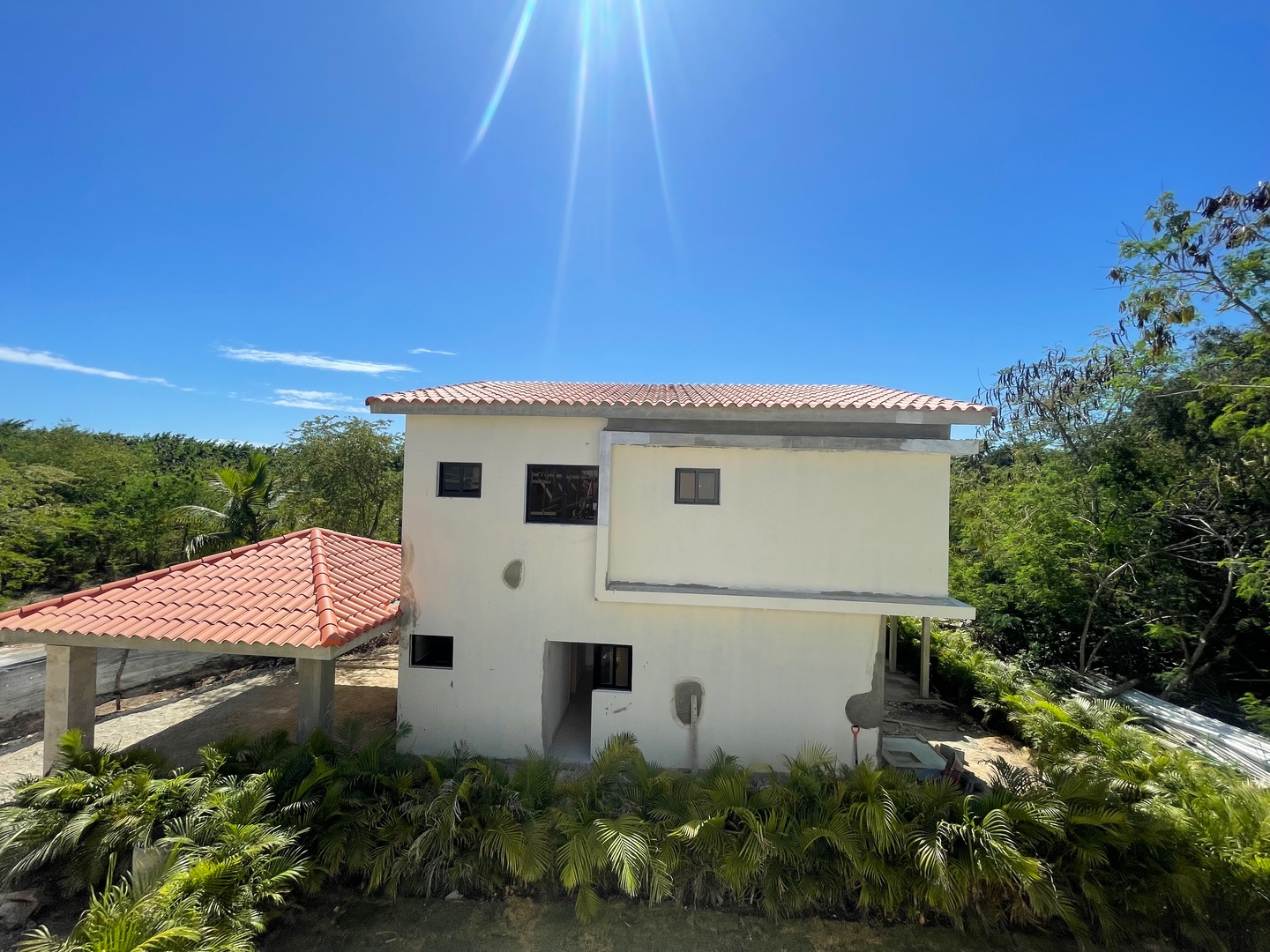 casas vacacionales y villas - Villa Metro Country Club 5hab playa  y golf casi lista