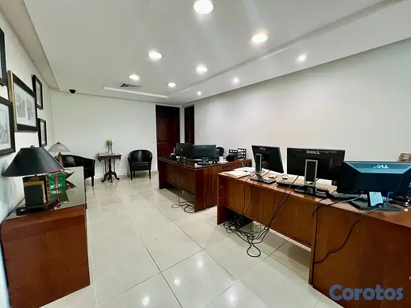oficinas y locales comerciales - VENDO EDIFICIO COMERCIAL O DE OFICINAS EN EL VERGE 5