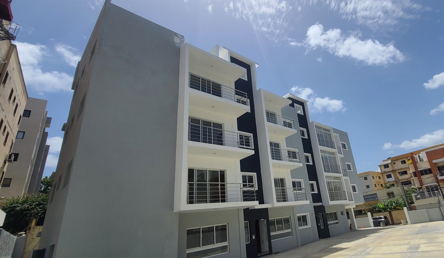 apartamentos - Apartamento en venta cercano viejo arroyo hondo