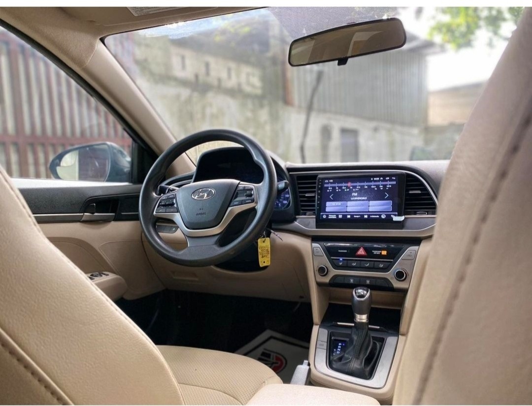 carros - 2018 Hyundai Elantra  3