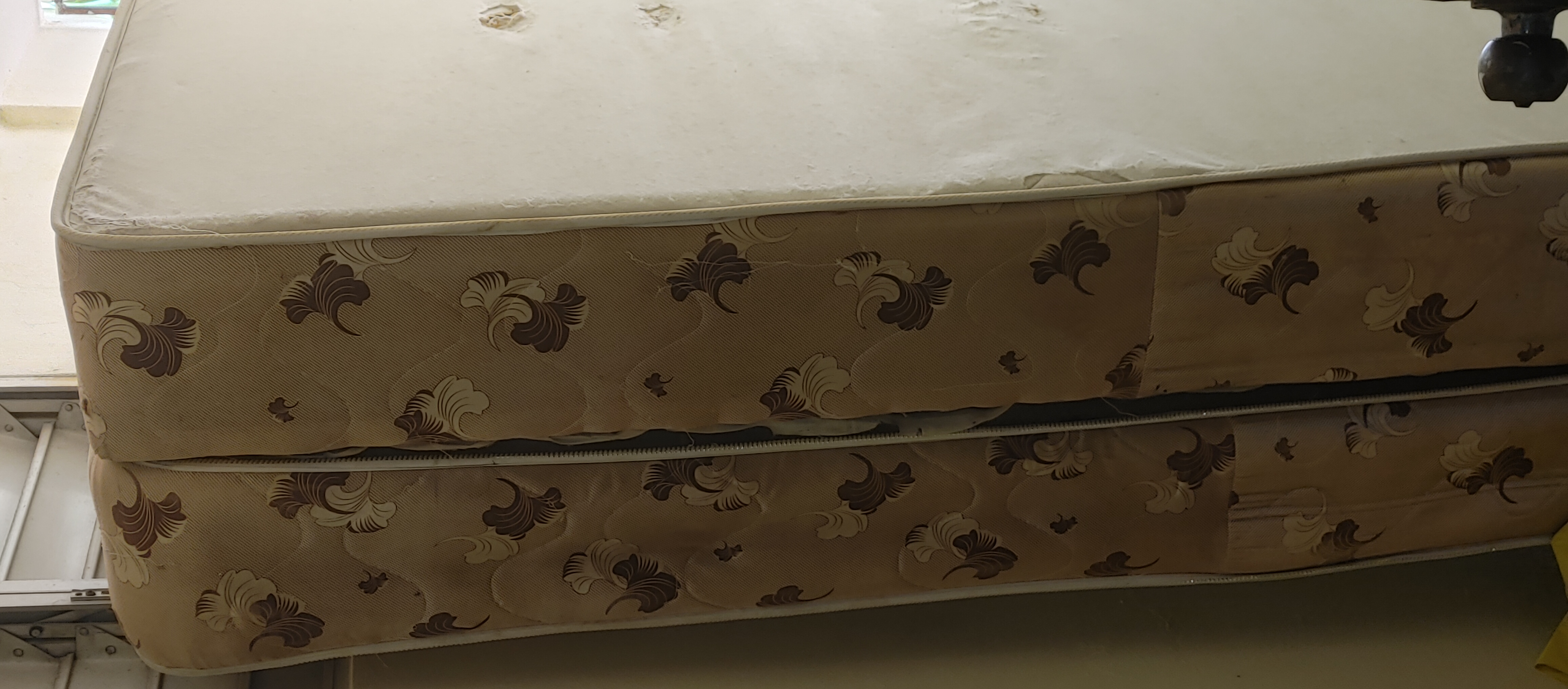 muebles y colchones - Cama pequeña 2,000 2