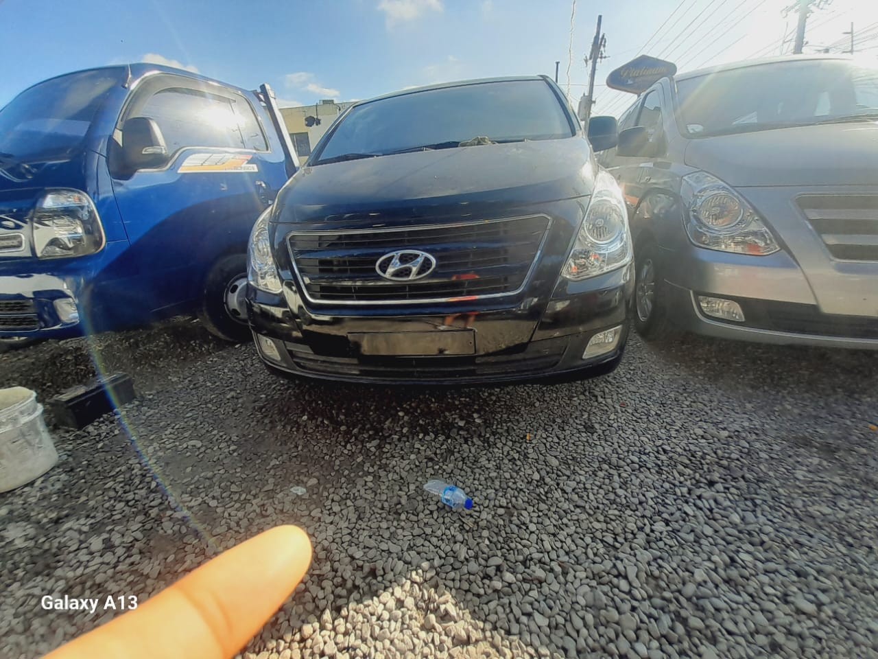 jeepetas y camionetas - HYUNDAI STAREX 2017 NEGRA 0