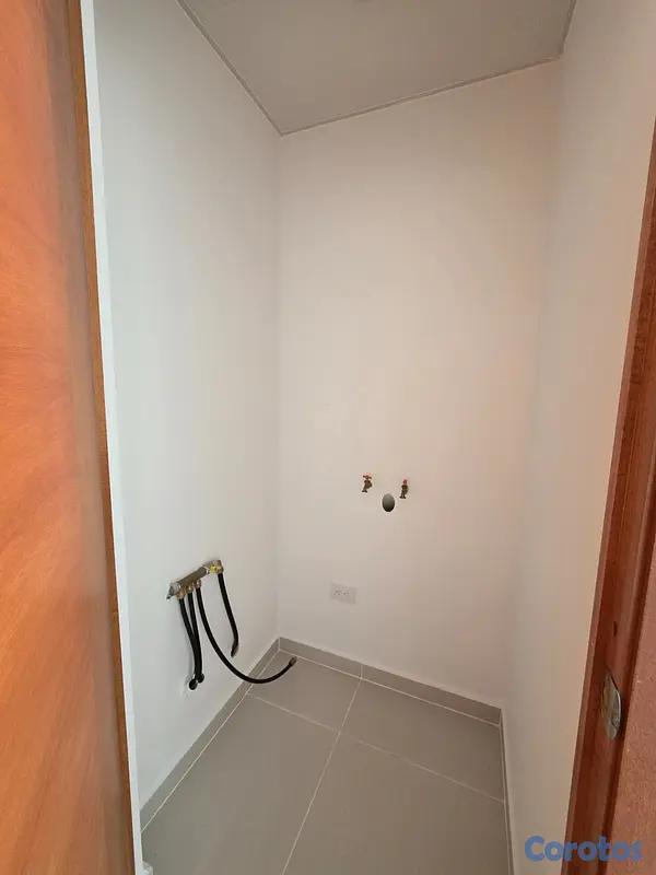 apartamentos - Alquiler apartamento vacio, ubicado en la mejor zo 11
