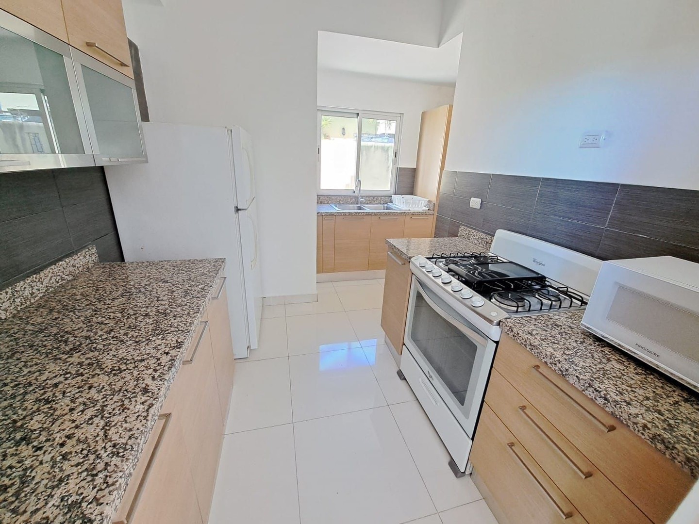 apartamentos - Apartamento en Venta con Línea Blanca
SERRALLÉS
USD 185,000.00
 9