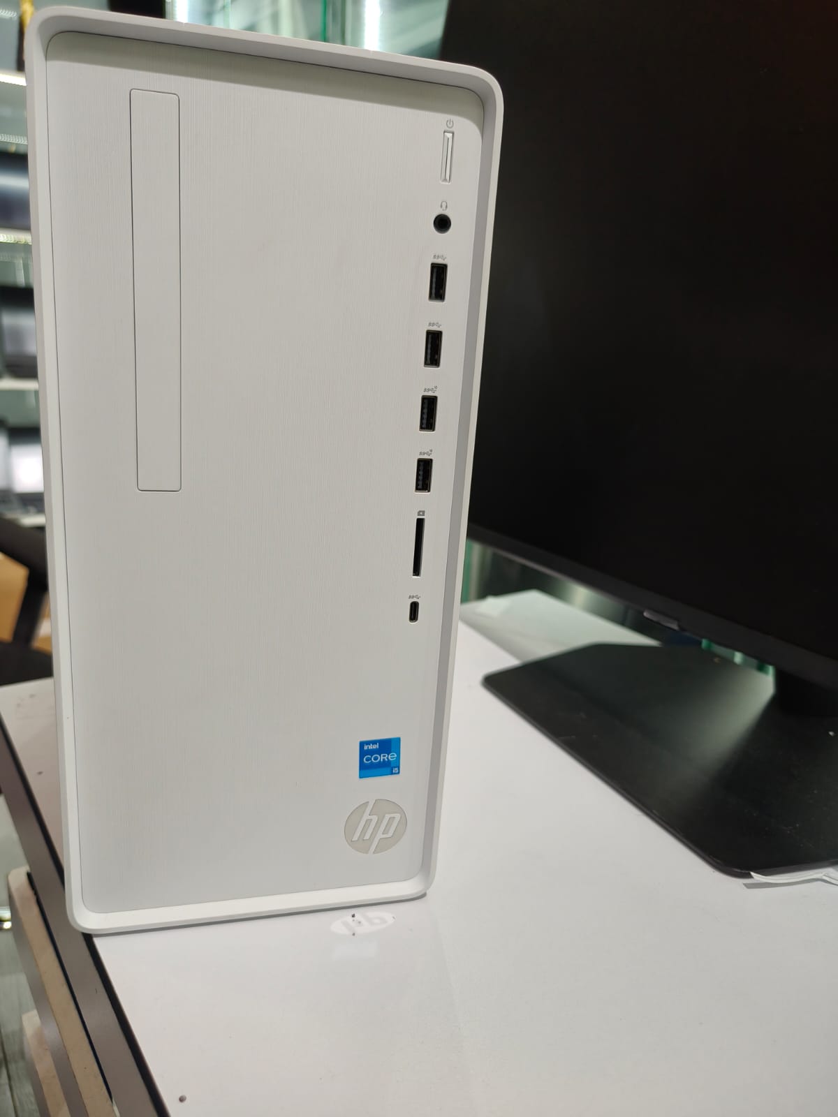 computadoras y laptops - Cpu Hp Pavilion i5-12400 Ram 12GB Disco 512GB Wifi 5
