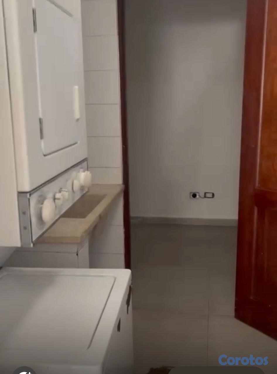 apartamentos - ALQUILER EN TORRE – URBANIZACIÓN REAL 
3er Nivel – Próx. Rómulo Bentancour.
 10