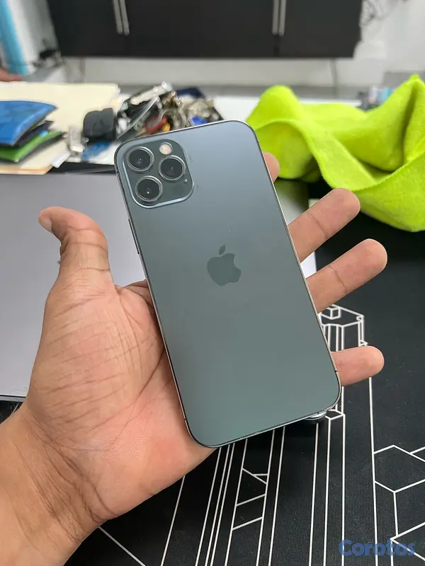 celulares y tabletas - SE VENDE IPHONE 12 PRO 256GB PRO FACTORY UNLOCK 5