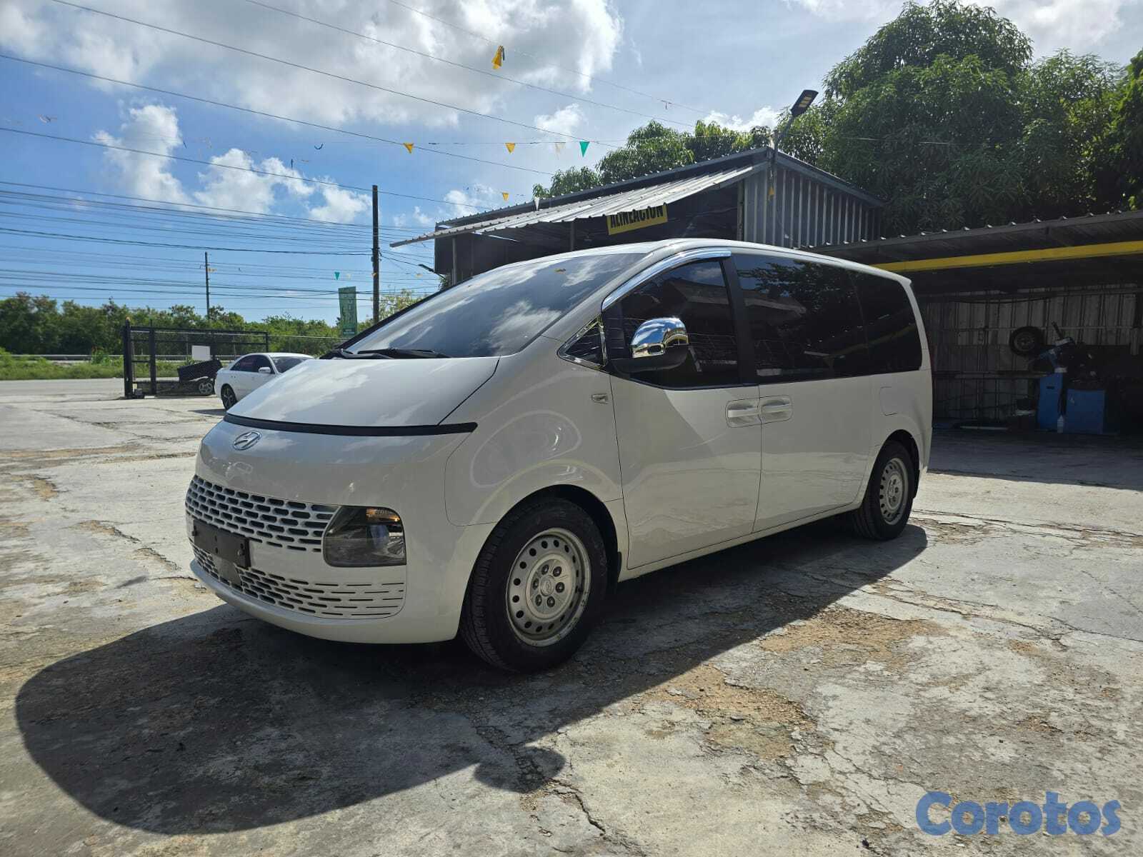 jeepetas y camionetas - HYUNDAI STARIA 2022 RECIEN IMPORTADA 5