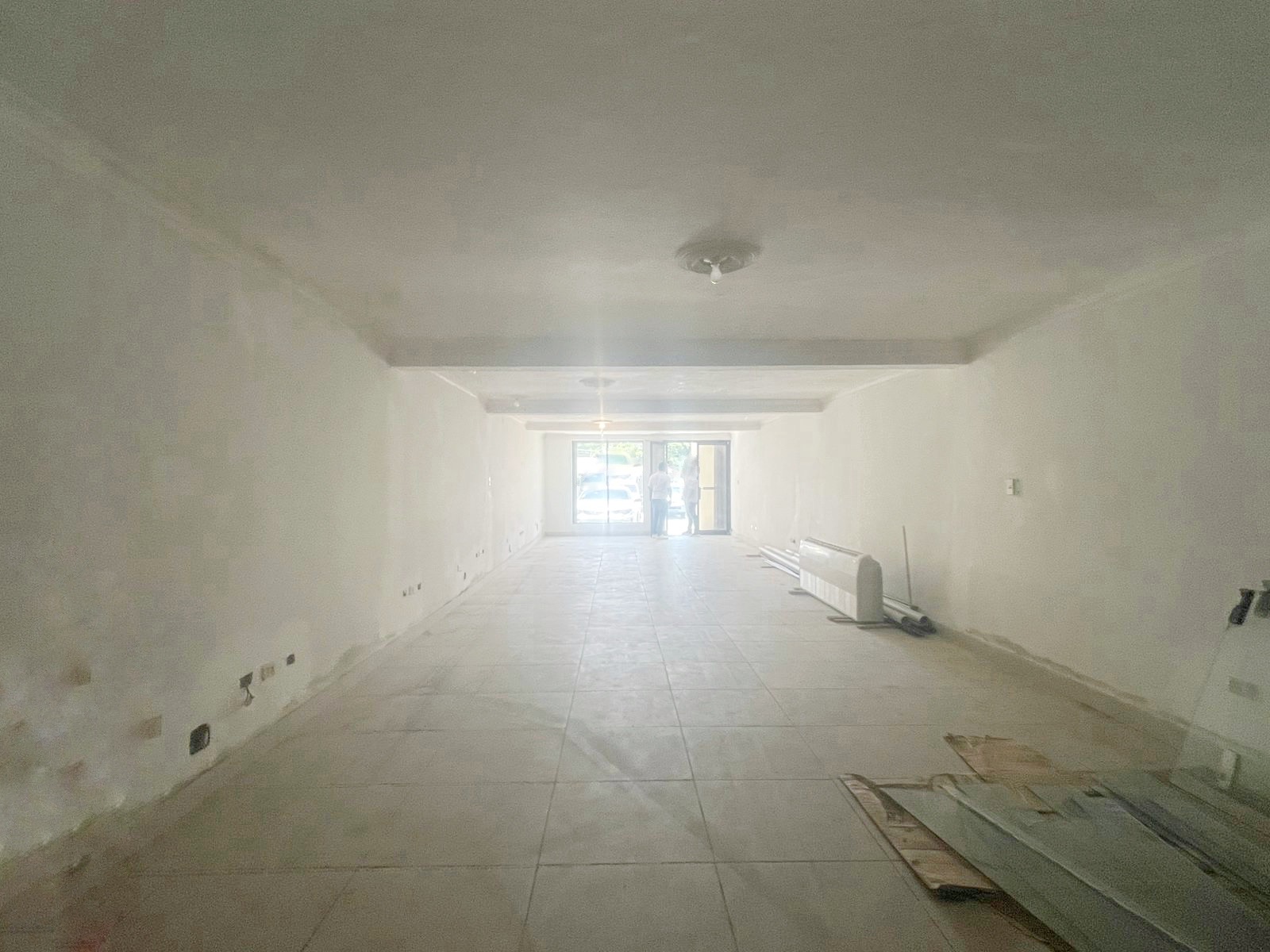 oficinas y locales comerciales - Local en Naco Primer nivel 5