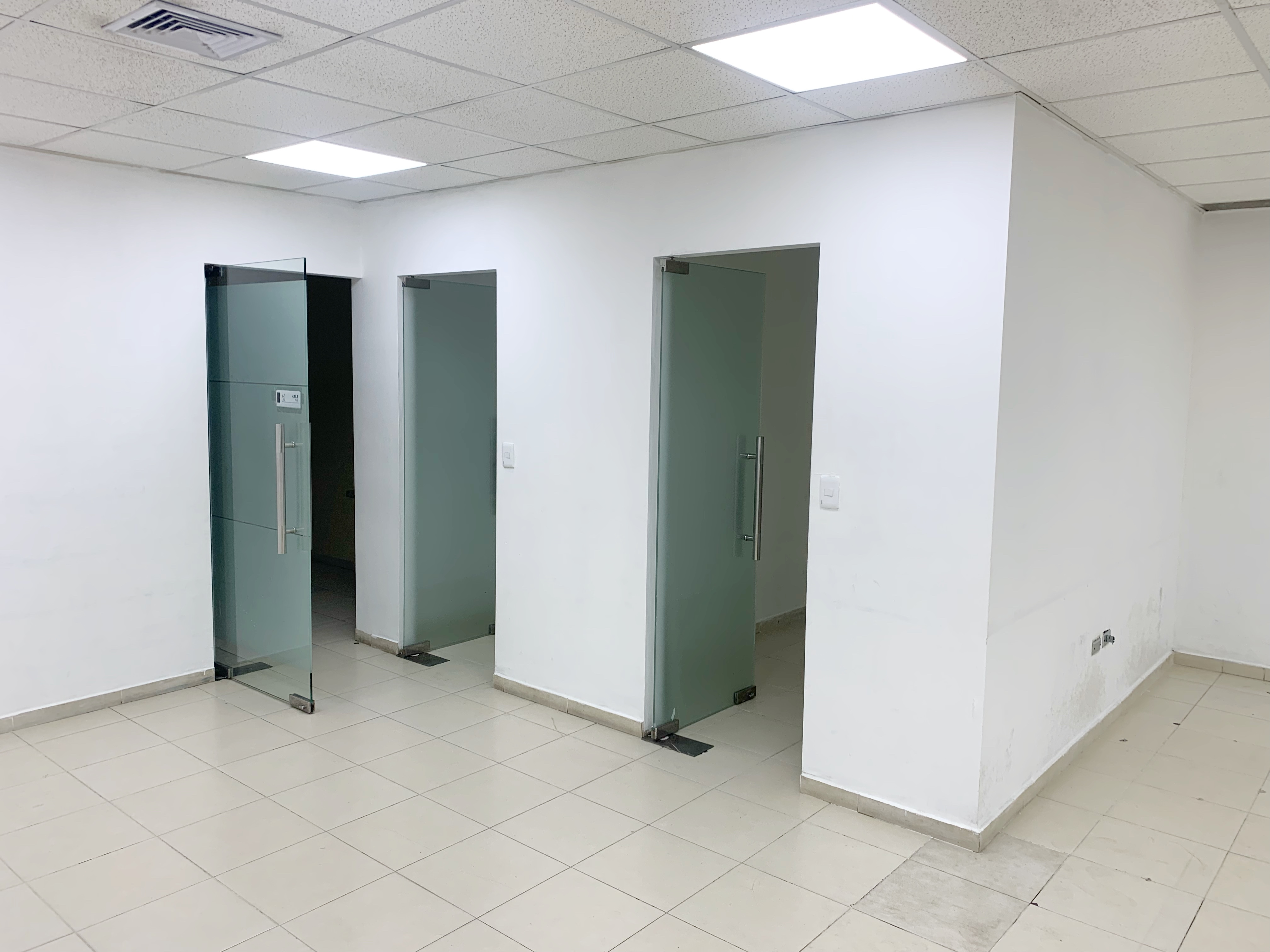 oficinas y locales comerciales - Local en Piantini 1