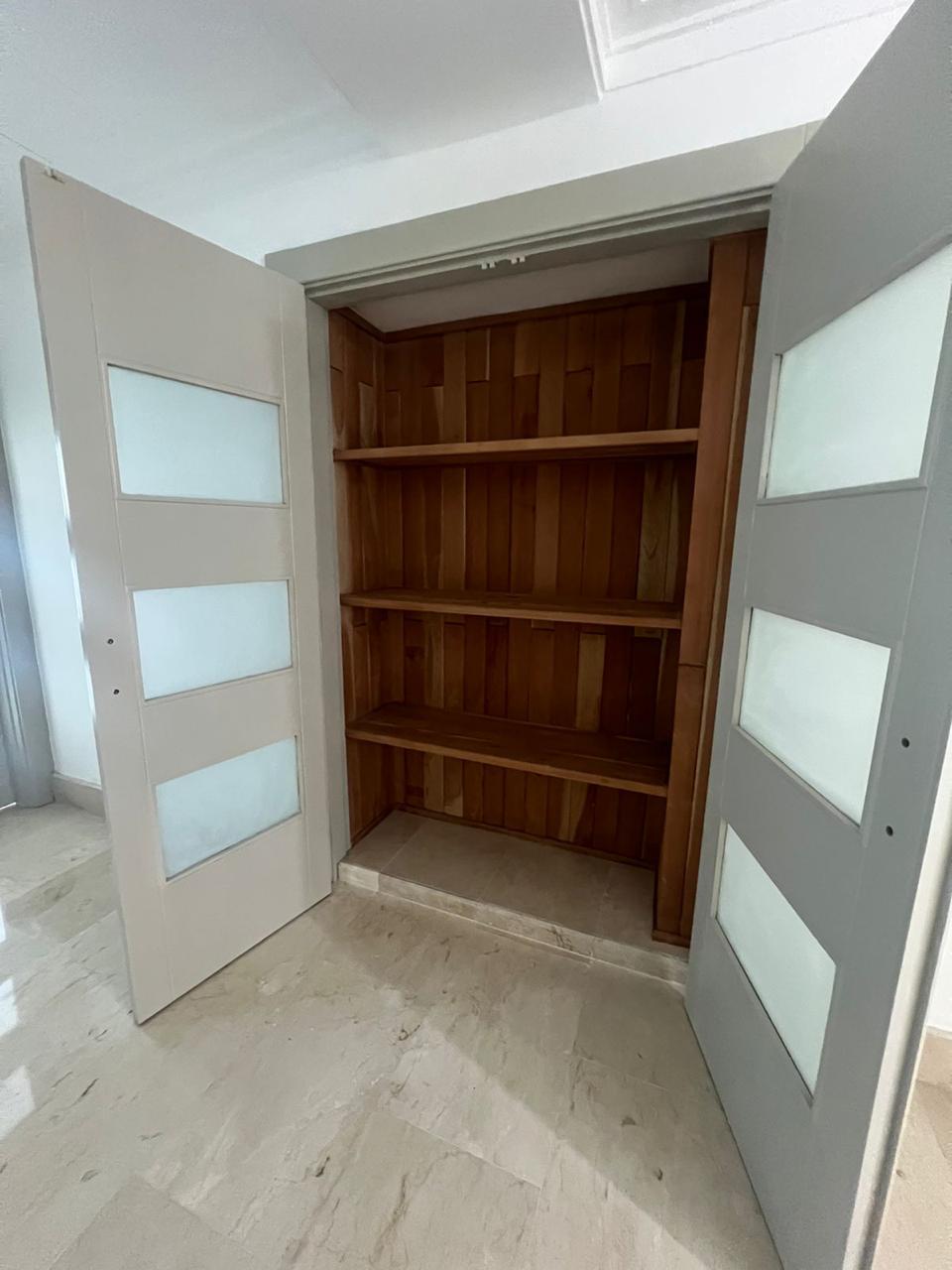 apartamentos - Alquiler en Ave Anacaona Piso Alto Familiar 1