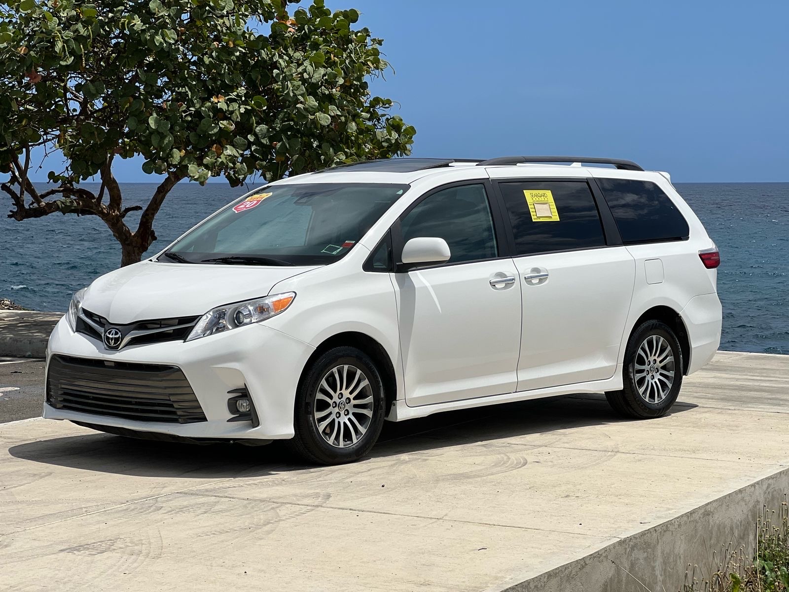 jeepetas y camionetas - TOYOTA SIENNA XLE 2020 FULL SUNROOF, PUSH BOTTON! COMPUERTA ELÉCTRICA & MÁS!