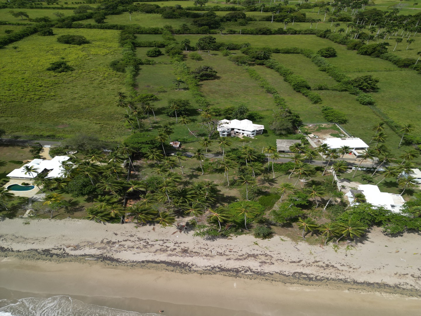 solares y terrenos - Propiedad Frente a la Playa en Gaspar Hernández 3
